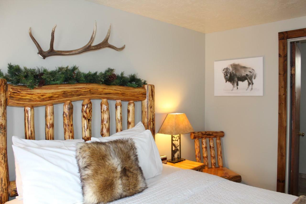 The Evergreen West Yellowstone Exteriör bild